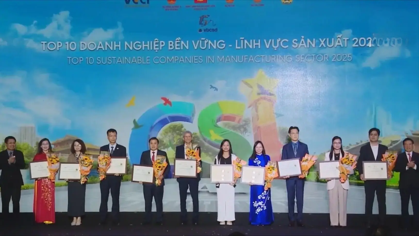 Công bố 100 doanh nghiệp bền vững 2025